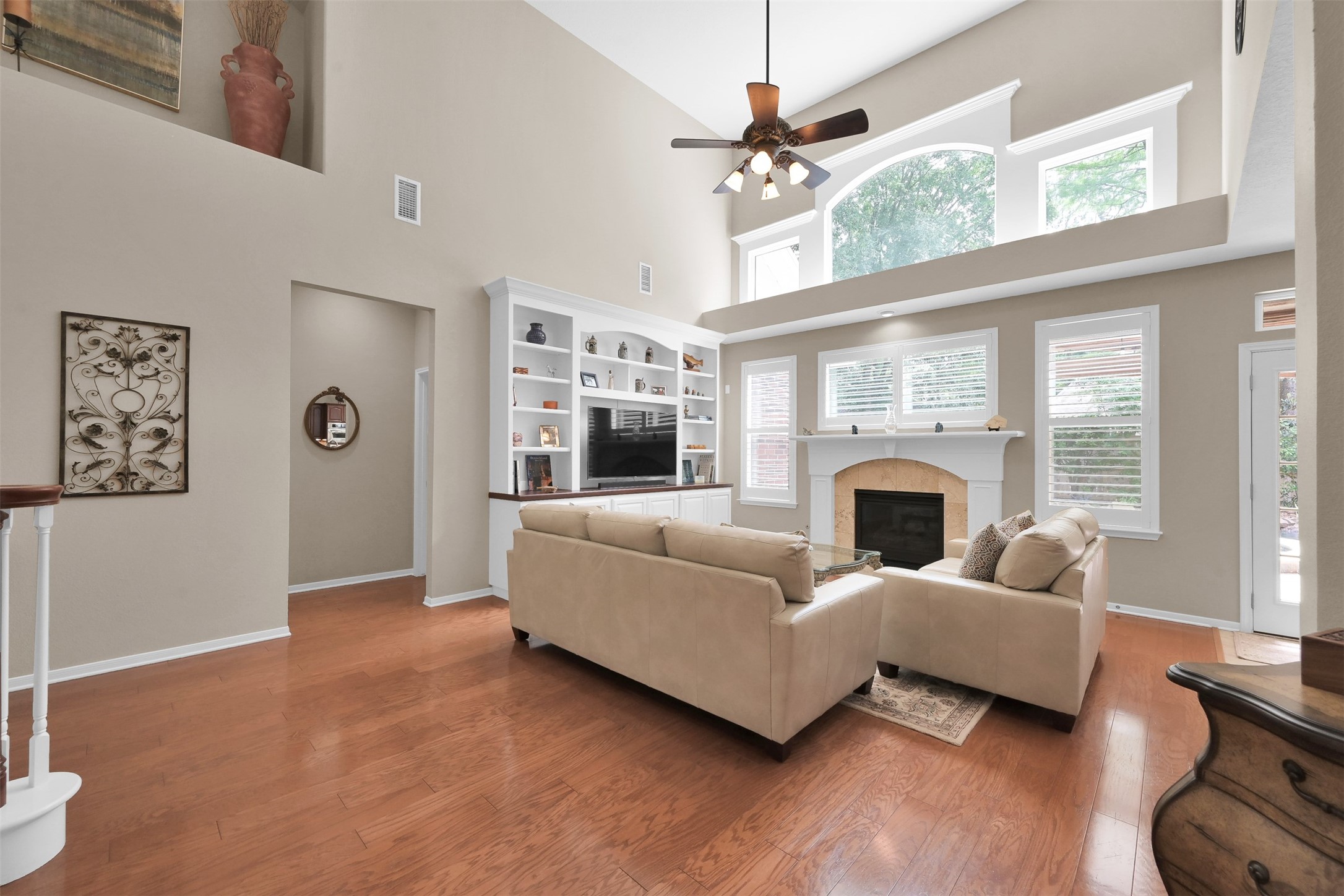 15 Churchdale Place , The Woodlands, TX, 77382 | 66709627 | Realty Texas LLC