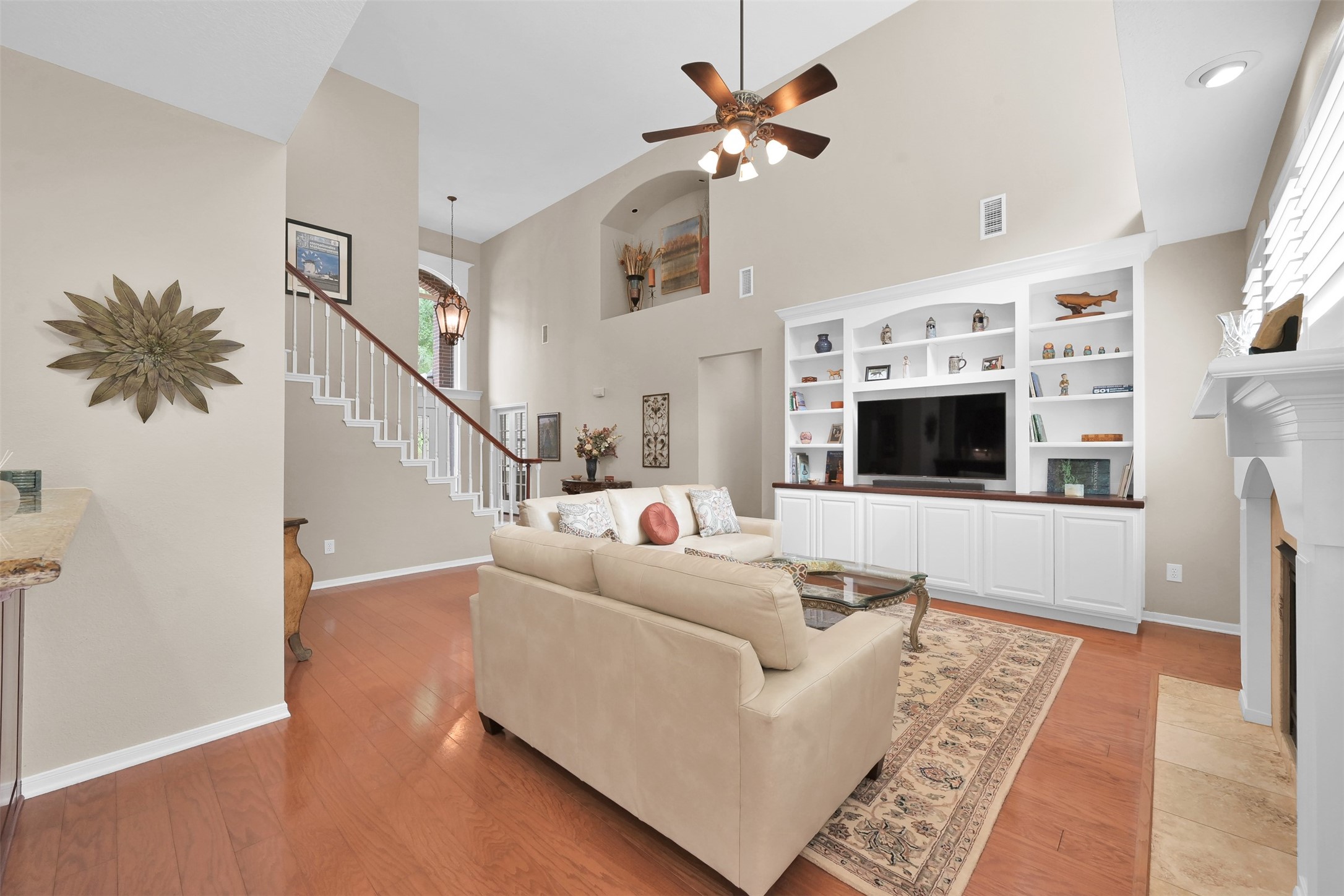 15 Churchdale Place , The Woodlands, TX, 77382 | 66709627 | Realty Texas LLC