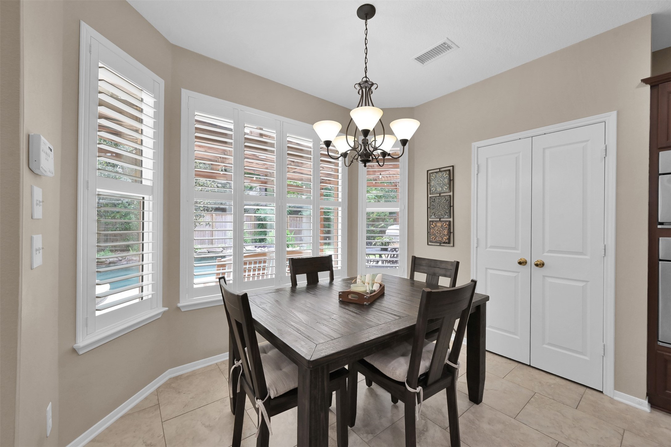 15 Churchdale Place , The Woodlands, TX, 77382 | 66709627 | Realty Texas LLC