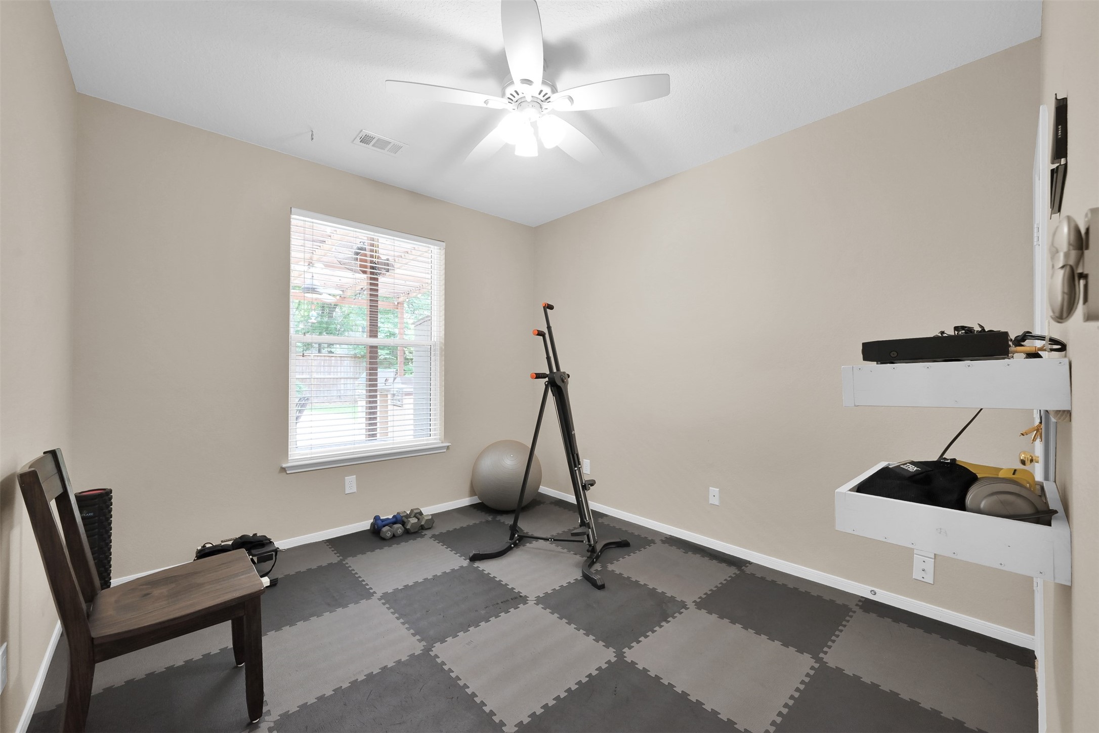 15 Churchdale Place , The Woodlands, TX, 77382 | 66709627 | Realty Texas LLC