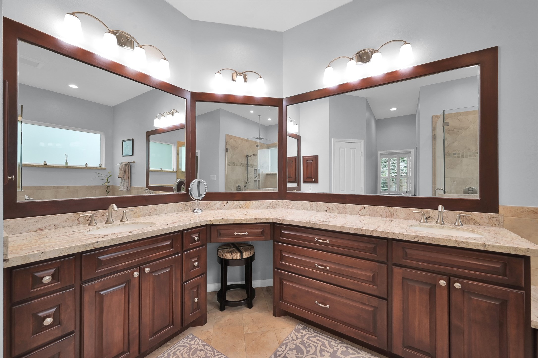 15 Churchdale Place , The Woodlands, TX, 77382 | 66709627 | Realty Texas LLC
