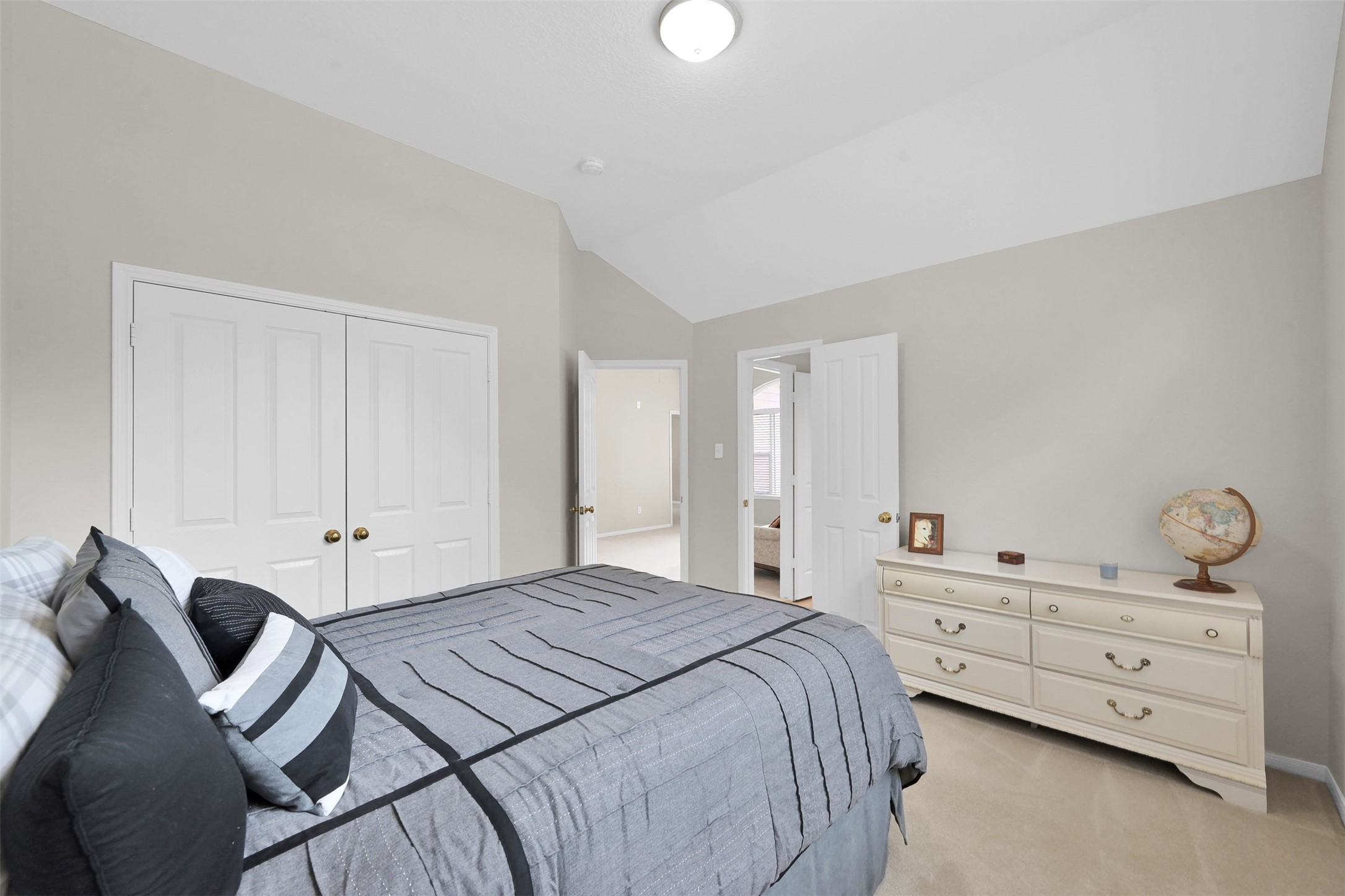 15 Churchdale Place , The Woodlands, TX, 77382 | 66709627 | Realty Texas LLC