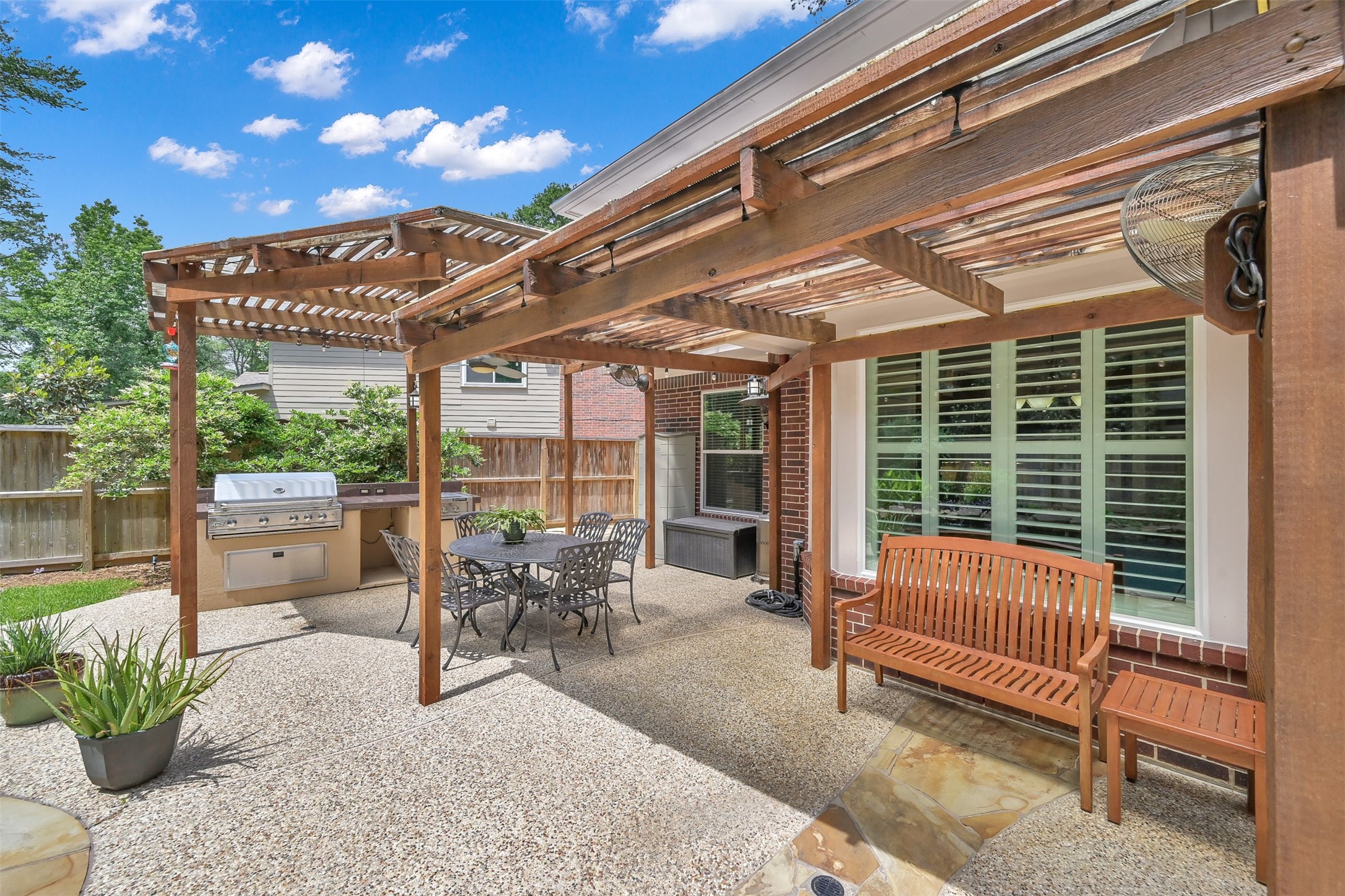 15 Churchdale Place , The Woodlands, TX, 77382 | 66709627 | Realty Texas LLC