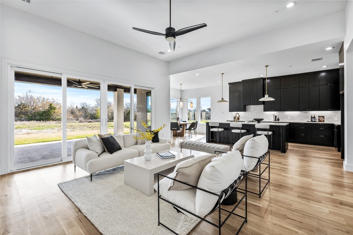 418 Whispering Way , Red Oak, TX, 75154 | 20537282 | Realty Texas LLC