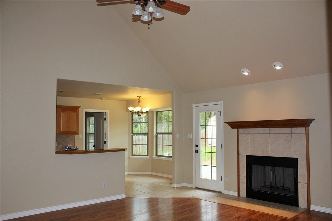 395 Mauna Loa Lane , Bastrop, TX, 78602 | 3926581 | Realty Texas LLC