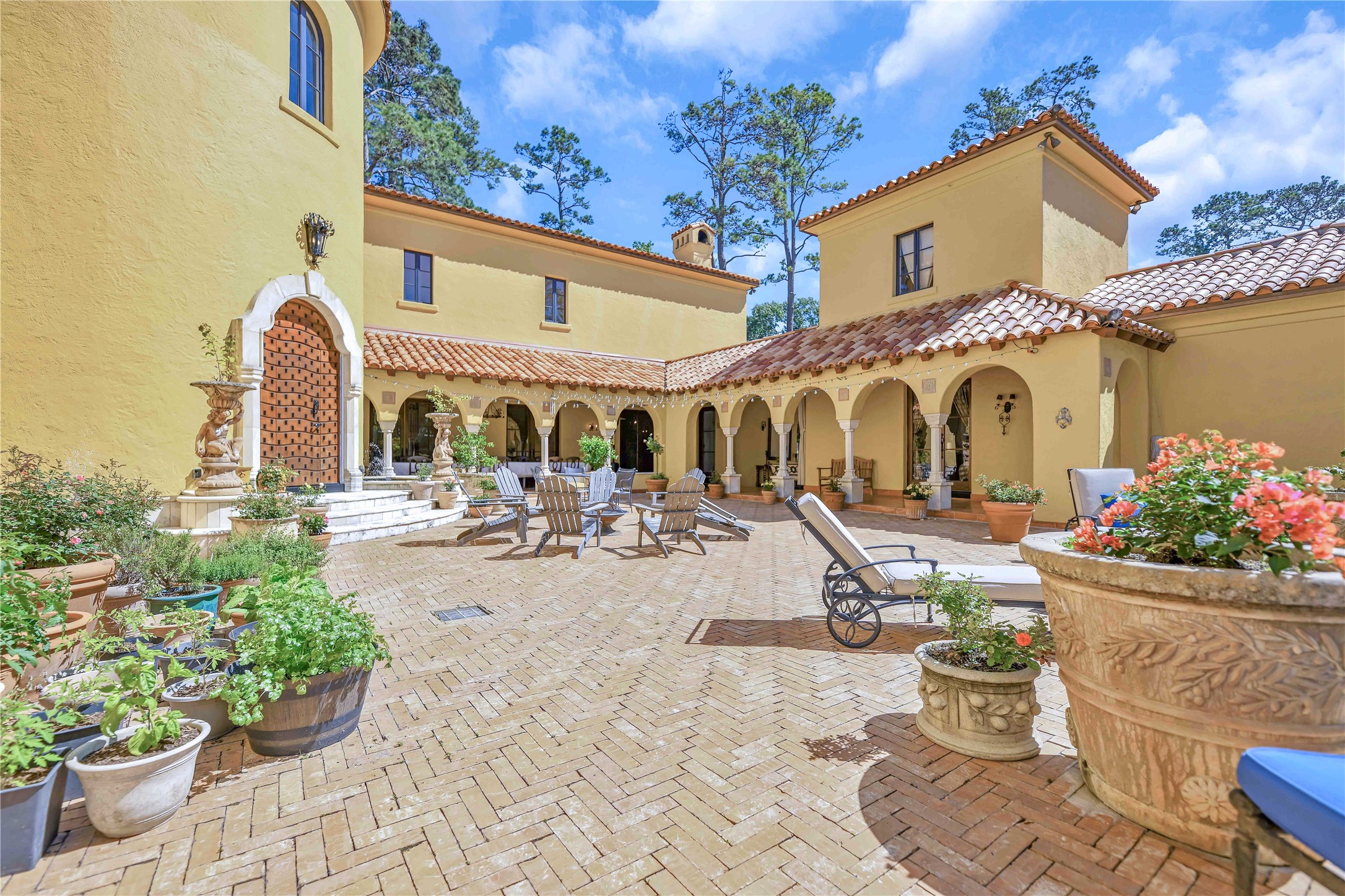 415 Strey Lane , Houston, TX, 77024 | 66523255 | Realty Texas LLC