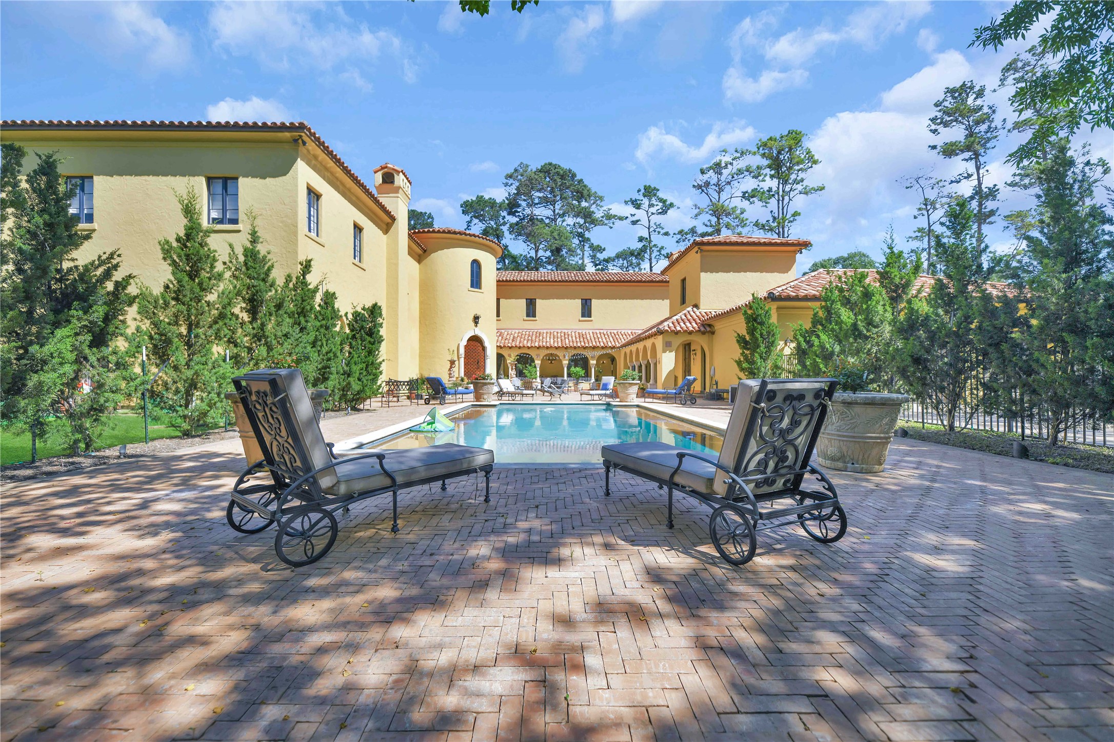 415 Strey Lane , Houston, TX, 77024 | 66523255 | Realty Texas LLC