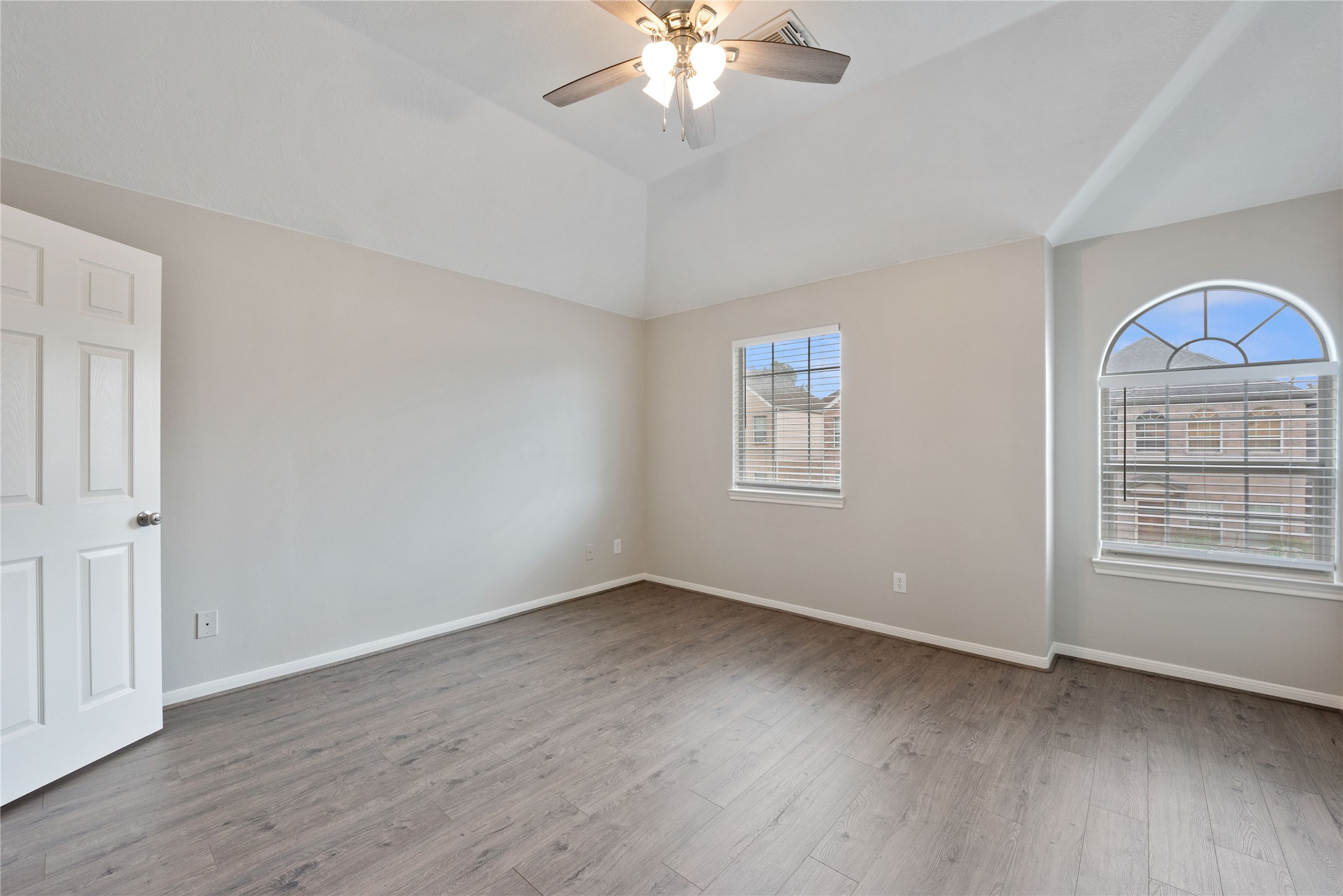 223 Plaza Del Sol Park , Houston, TX, 77020 | 83131438 | Realty Texas LLC
