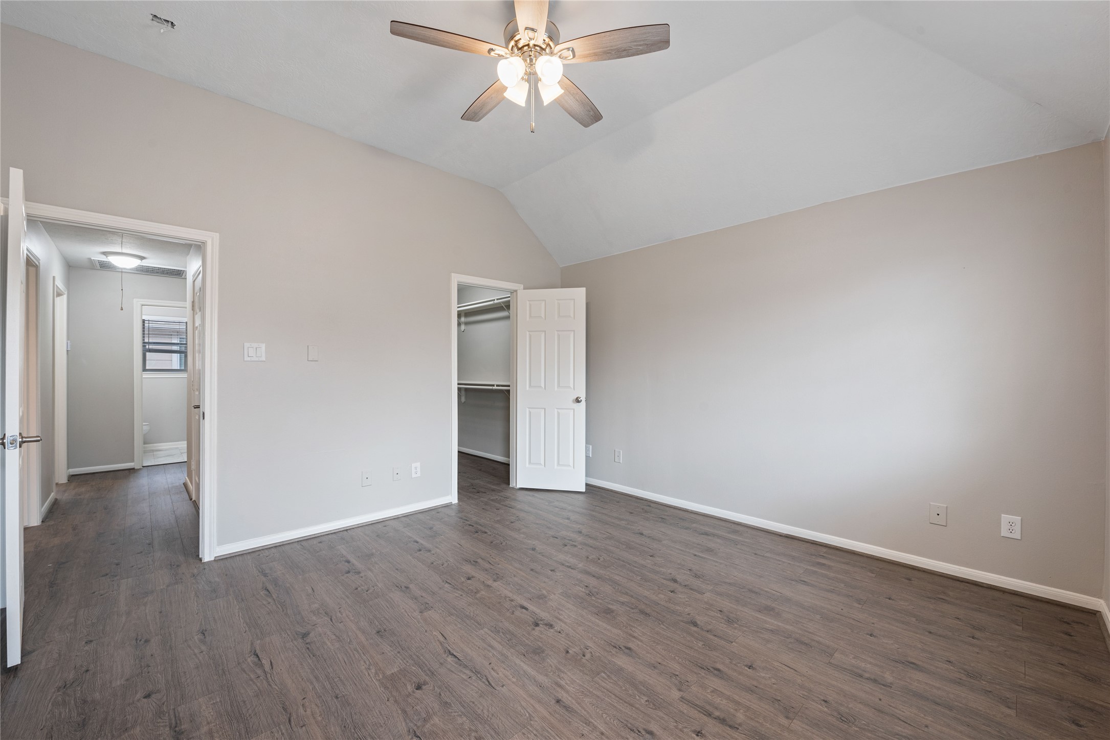 223 Plaza Del Sol Park , Houston, TX, 77020 | 83131438 | Realty Texas LLC