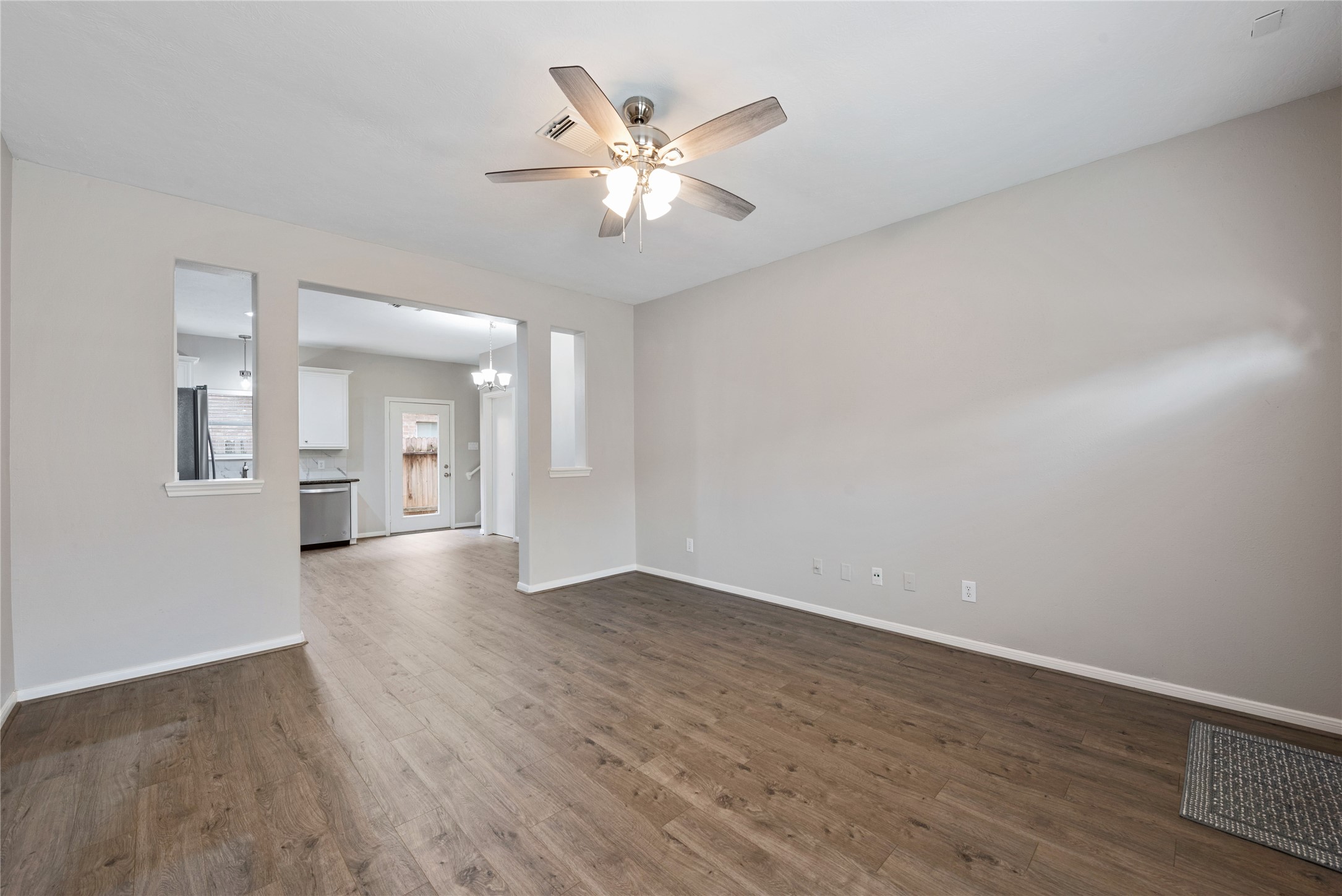 223 Plaza Del Sol Park , Houston, TX, 77020 | 83131438 | Realty Texas LLC