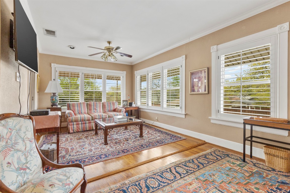 2300 Mistletoe Drive , Fort Worth, TX, 76110 | 20585876 | Realty Texas LLC