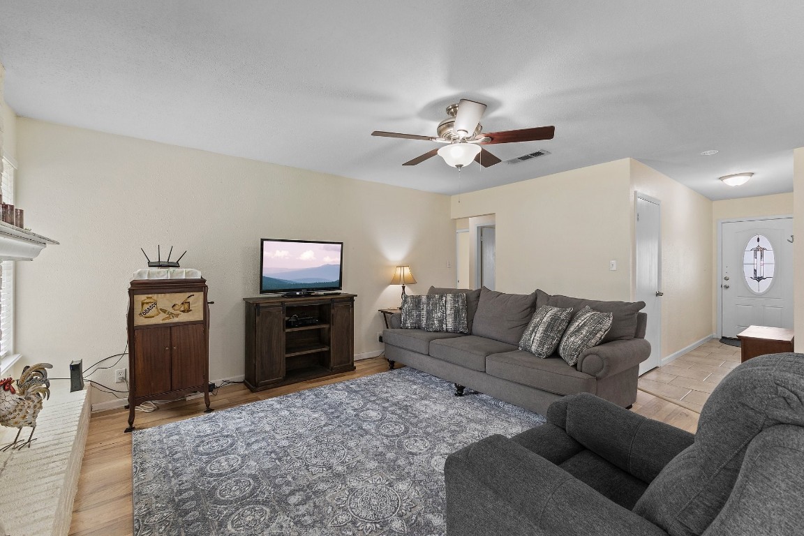 9411 Braeburn Glen , Austin, TX, 78729 | 5459471 | Realty Texas LLC