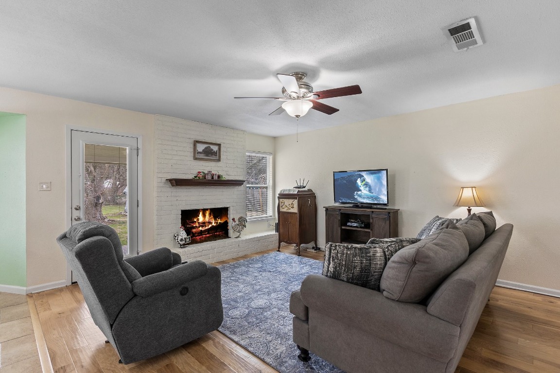 9411 Braeburn Glen , Austin, TX, 78729 | 5459471 | Realty Texas LLC