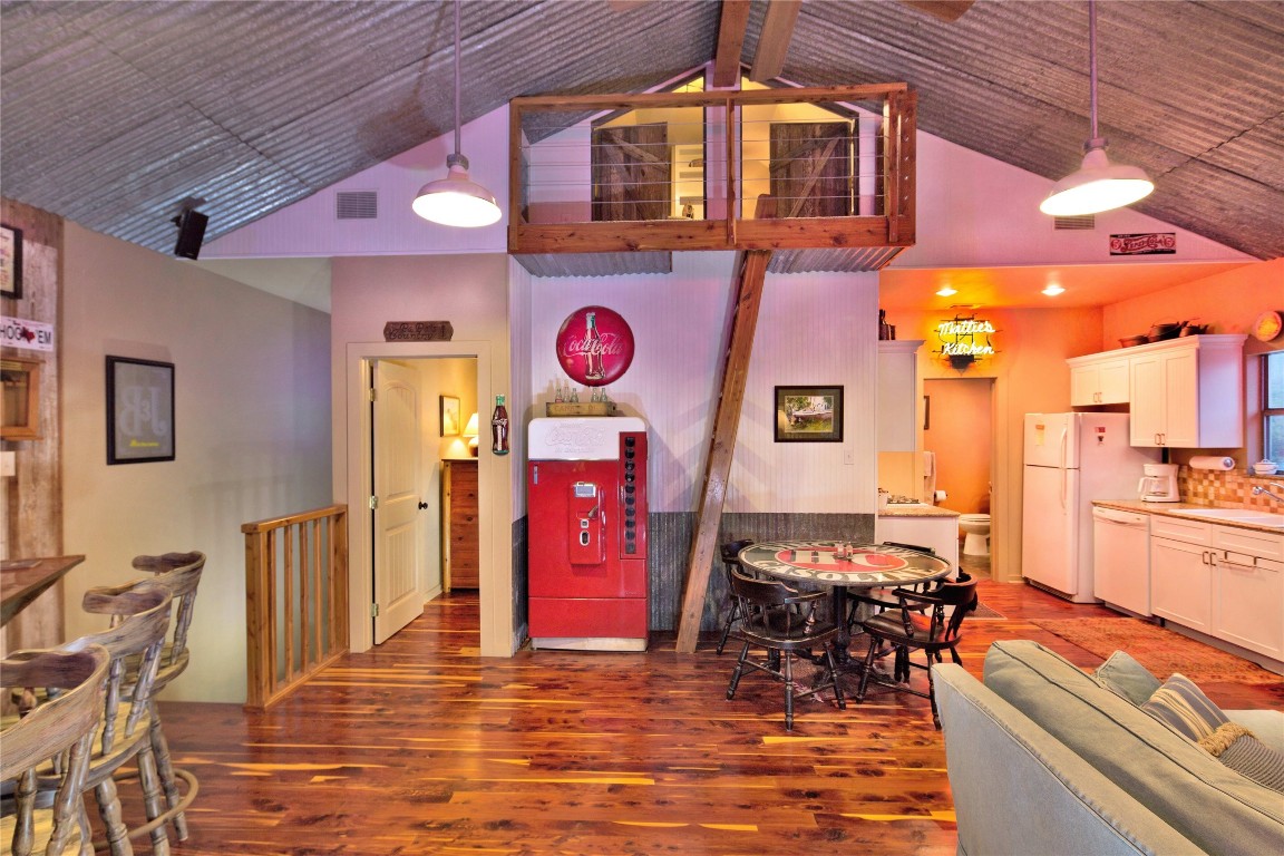 16501 Jackson Street , Volente, TX, 78641 | 8964487 | Realty Texas LLC