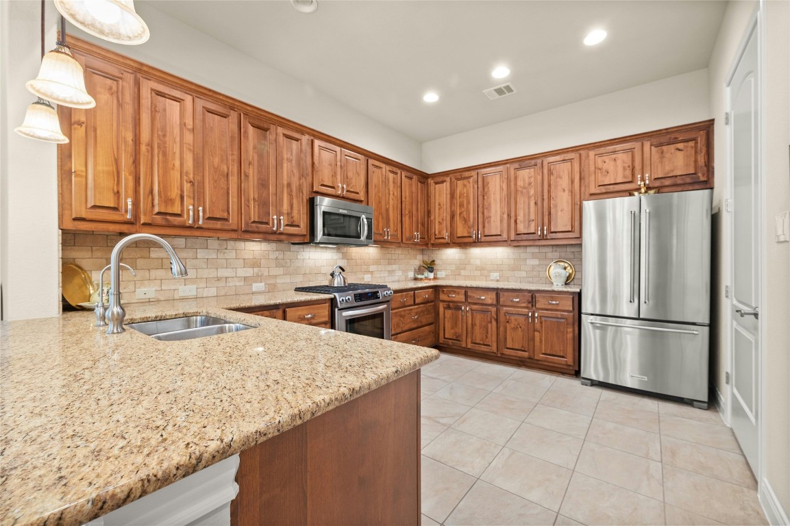 103 Rivalto Circle 3 , Lakeway, TX, 78734 | 2595164 | Realty Texas LLC