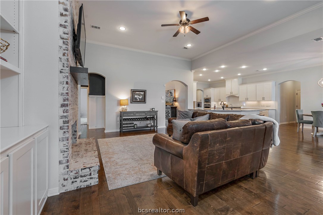 1205 Quarry Oaks Drive , College Station, TX, 77845-1003 | 24004980 | Realty Texas LLC