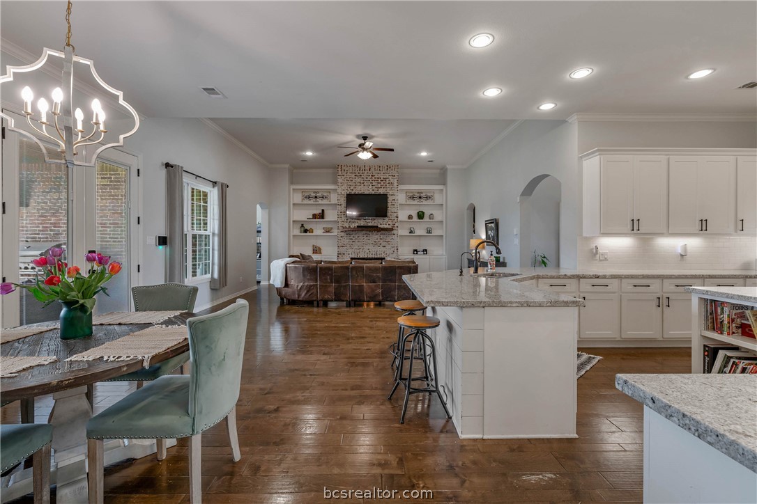 1205 Quarry Oaks Drive , College Station, TX, 77845-1003 | 24004980 | Realty Texas LLC