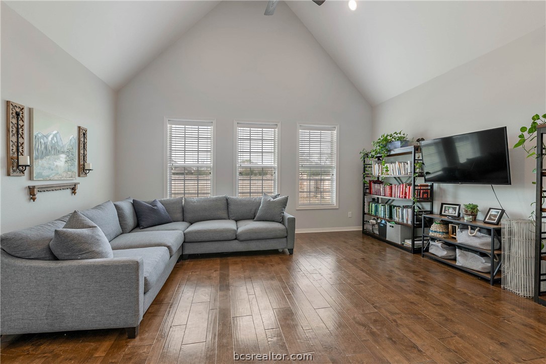 1205 Quarry Oaks Drive , College Station, TX, 77845-1003 | 24004980 | Realty Texas LLC