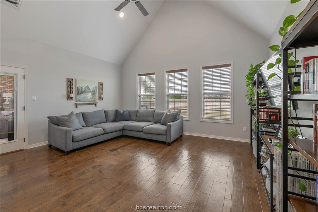 1205 Quarry Oaks Drive , College Station, TX, 77845-1003 | 24004980 | Realty Texas LLC