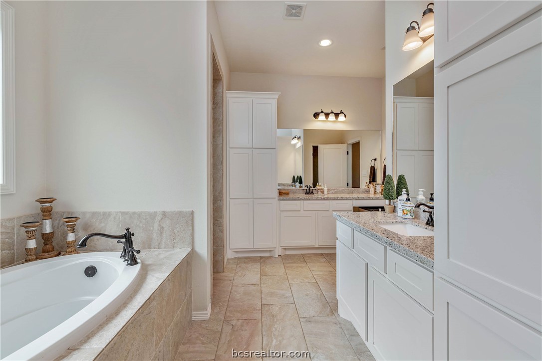 1205 Quarry Oaks Drive , College Station, TX, 77845-1003 | 24004980 | Realty Texas LLC