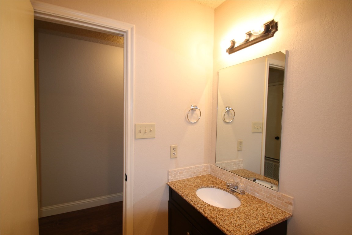 7204 NE Loop 820 , North Richland Hills, TX, 76180 | 20589297 | Realty Texas LLC
