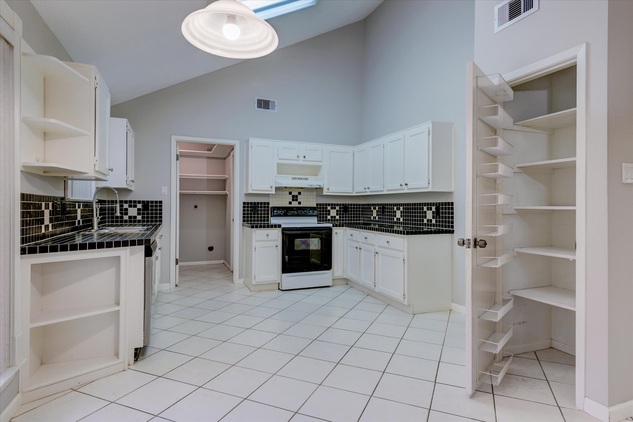 5612 Freshmeadow Street , League City, TX, 77573 | 3561641 | Realty Texas LLC
