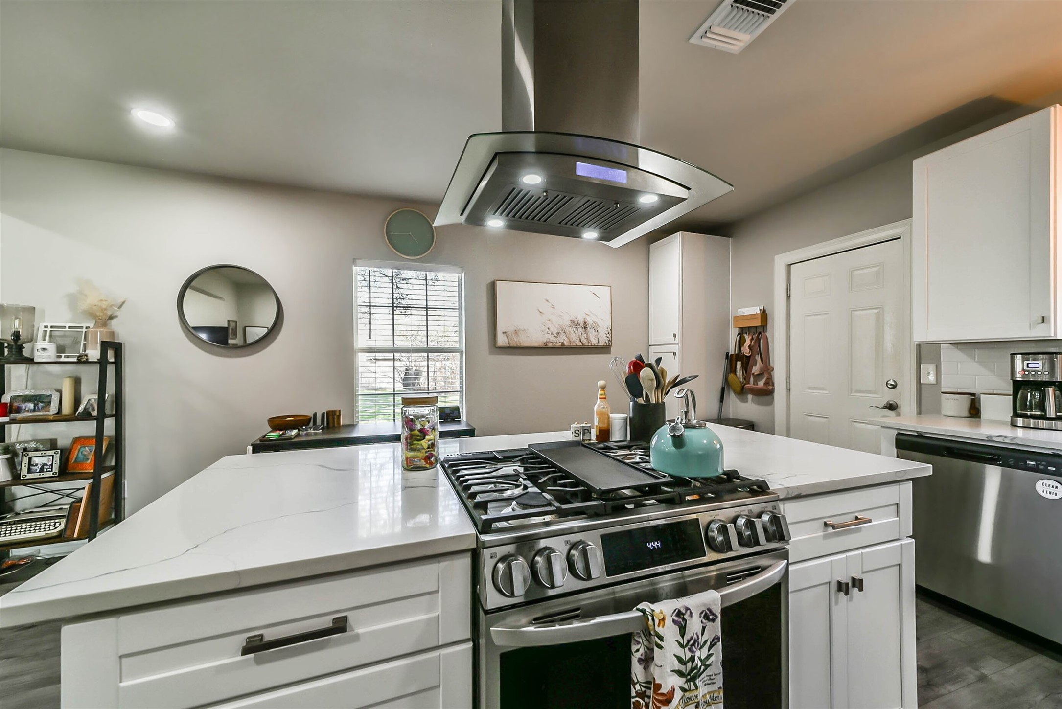 502 E Watt Street , El Campo, TX, 77437 | 73502369 | Realty Texas LLC
