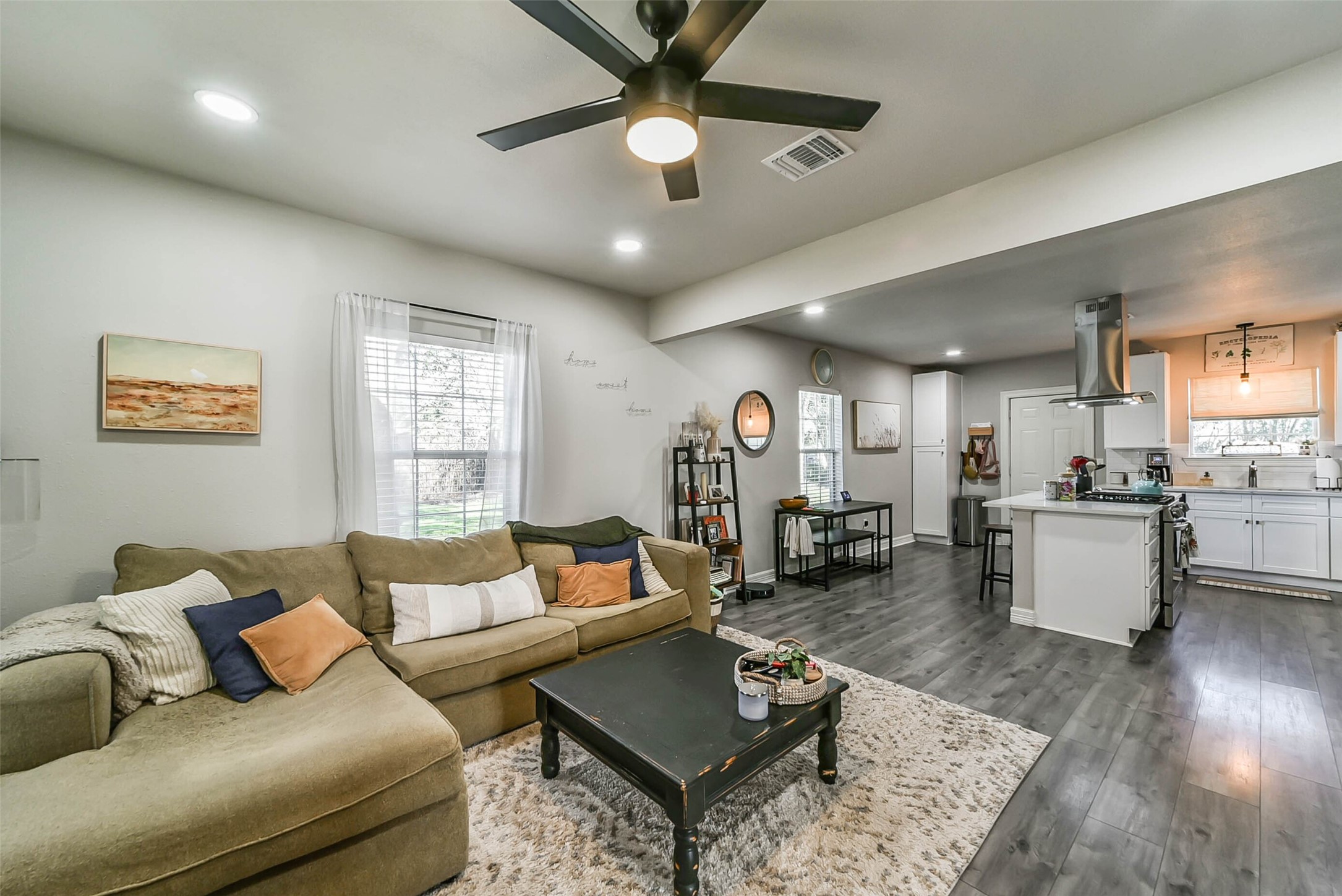502 E Watt Street , El Campo, TX, 77437 | 73502369 | Realty Texas LLC