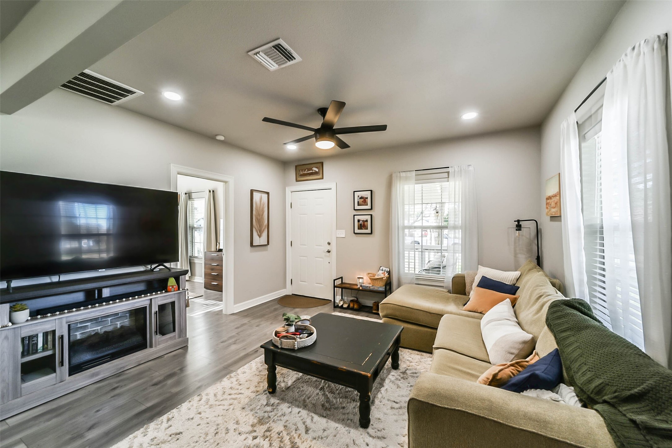 502 E Watt Street , El Campo, TX, 77437 | 73502369 | Realty Texas LLC