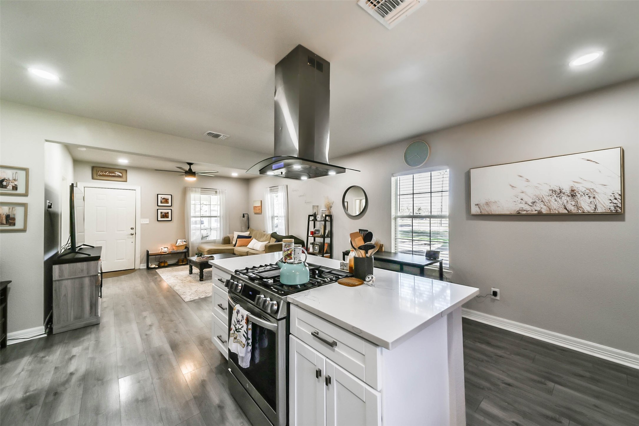 502 E Watt Street , El Campo, TX, 77437 | 73502369 | Realty Texas LLC