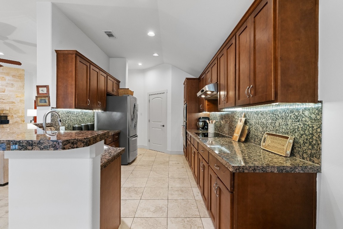 104 Crescent Bluff , Lakeway, TX, 78734 | 4175179 | Realty Texas LLC