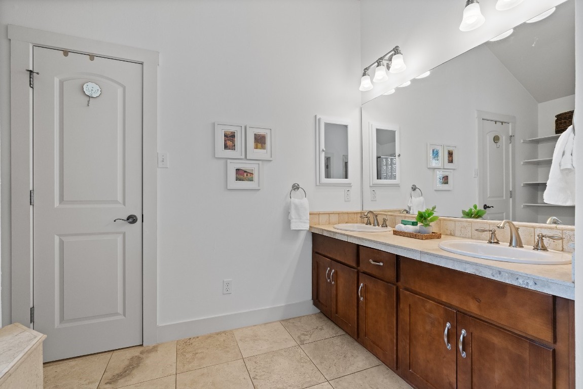 104 Crescent Bluff , Lakeway, TX, 78734 | 4175179 | Realty Texas LLC