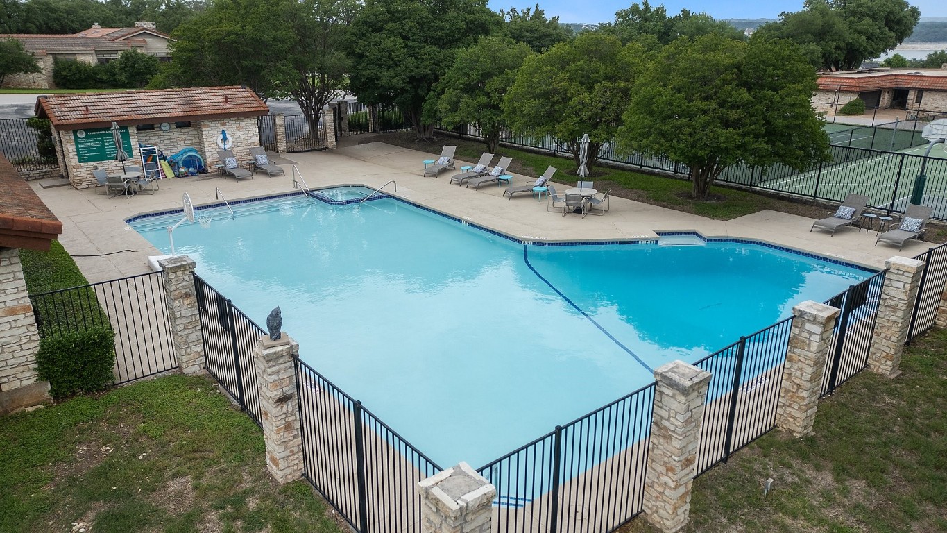 104 Crescent Bluff , Lakeway, TX, 78734 | 4175179 | Realty Texas LLC