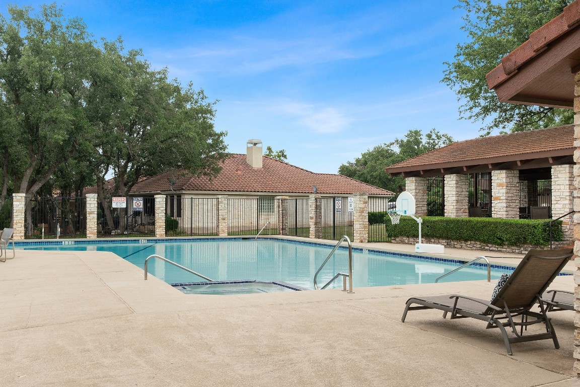 104 Crescent Bluff , Lakeway, TX, 78734 | 4175179 | Realty Texas LLC