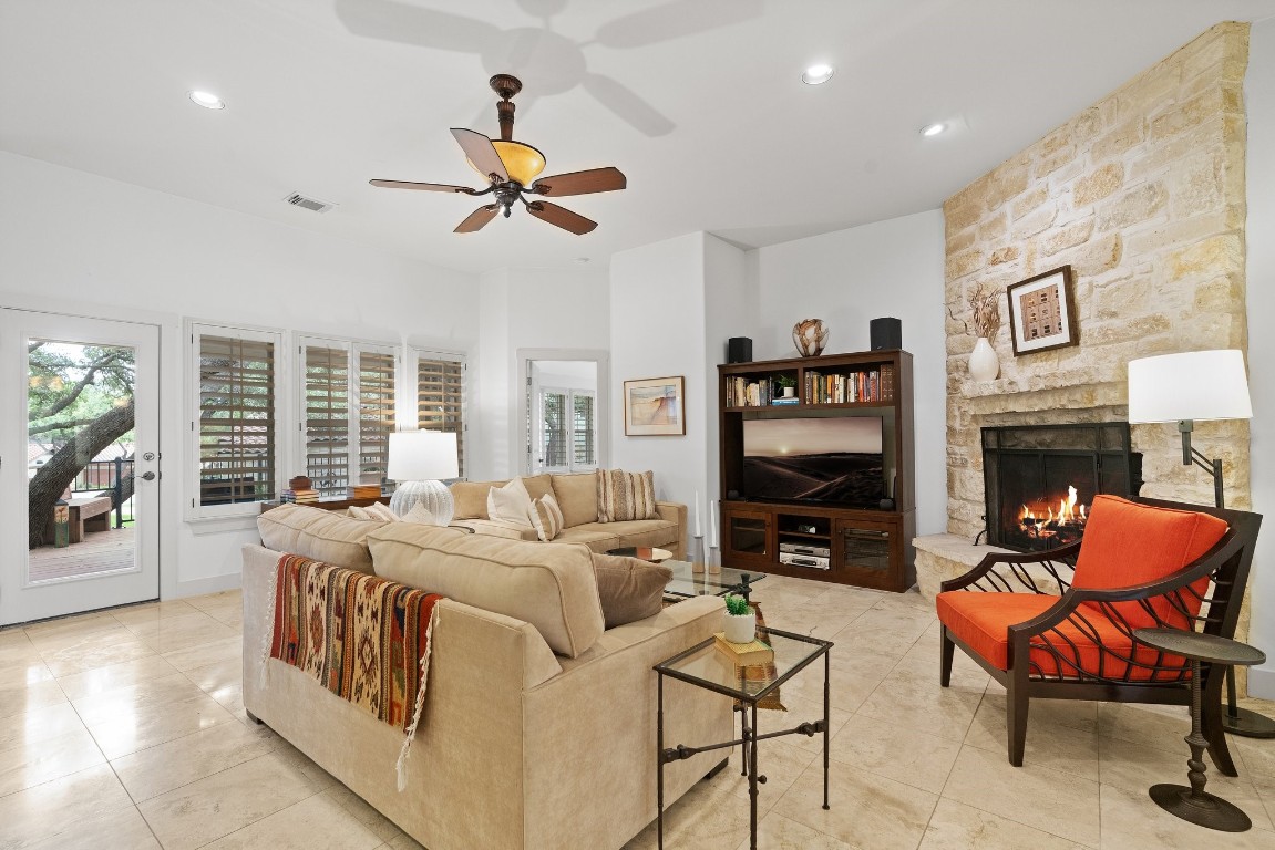 104 Crescent Bluff , Lakeway, TX, 78734 | 4175179 | Realty Texas LLC