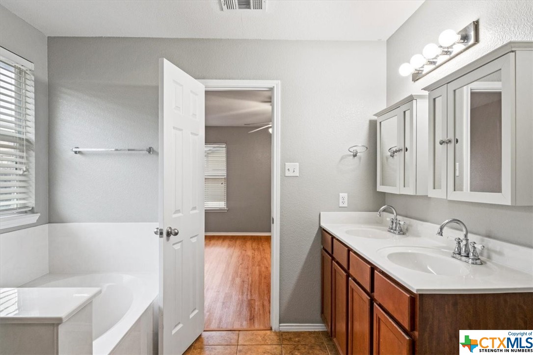 816 Starlight Drive , Temple, TX, 76502 | 541975 | Realty Texas LLC