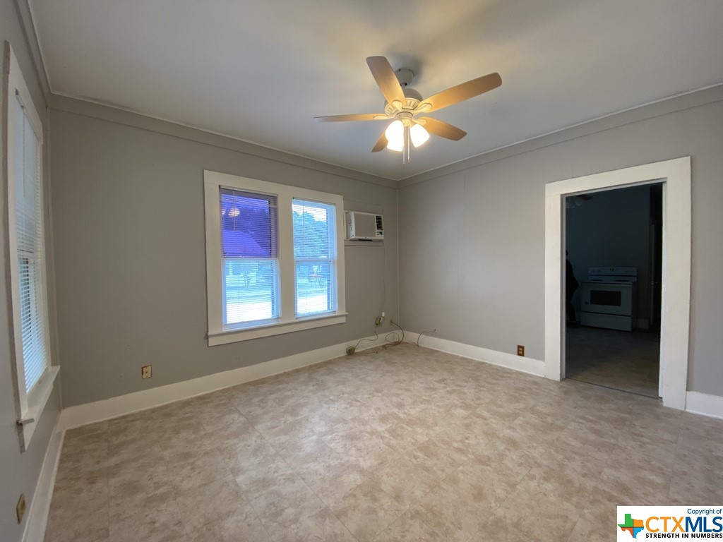 405 S Washington Avenue , New Braunfels, TX, 78130 | 542879 | Realty Texas LLC