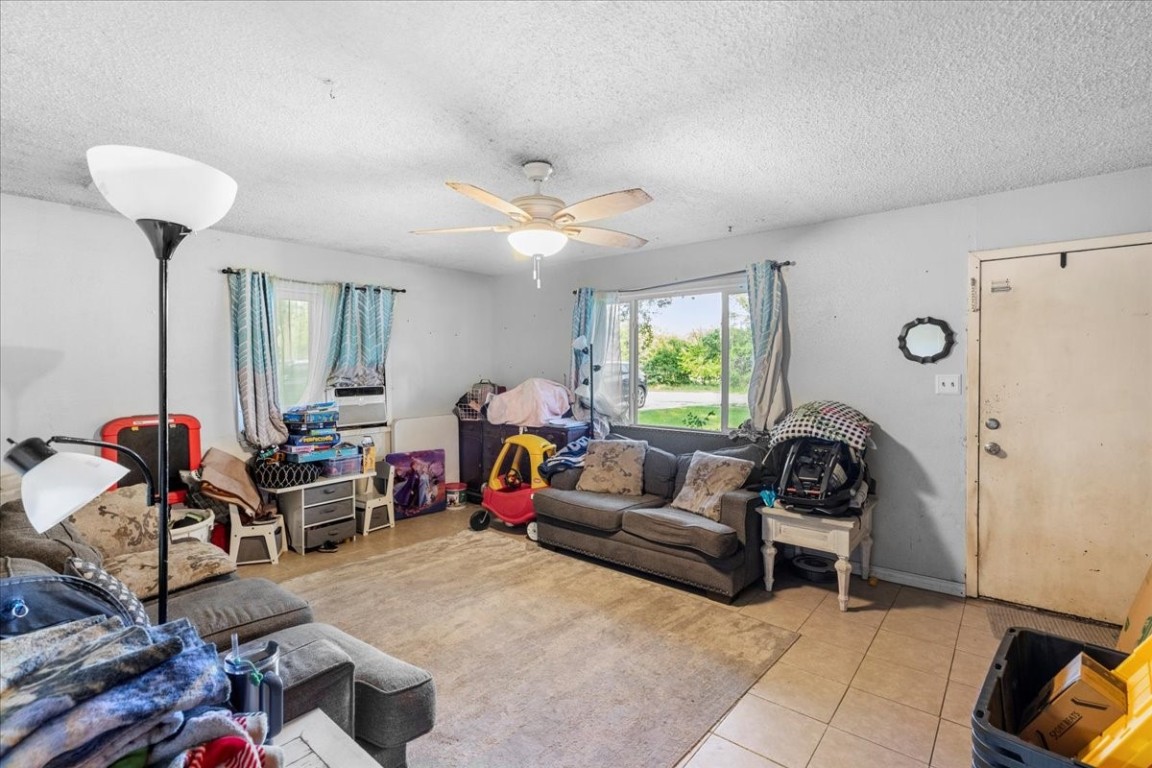 335 E Zipp Road , New Braunfels, TX, 78130 | 7956173 | Realty Texas LLC