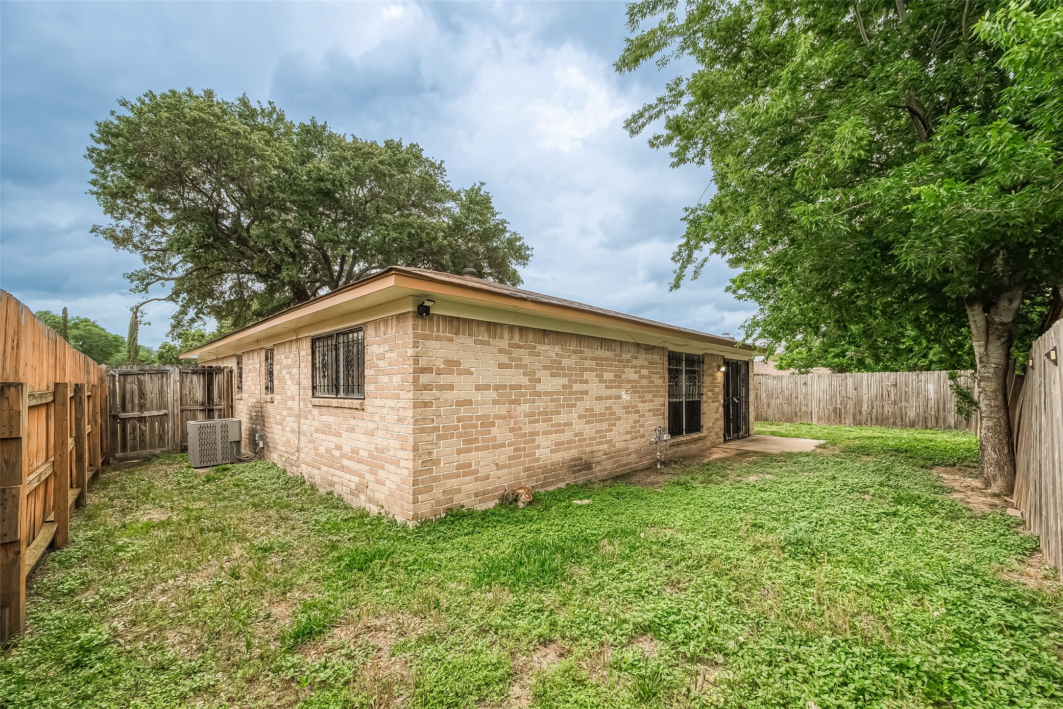 8910 Lazy River Lane , Houston, TX, 77088 | 60324036 | Realty Texas LLC