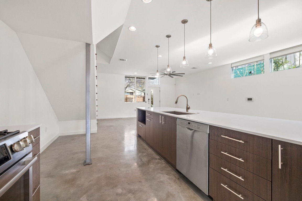 1805 E 14th Street A , Austin, TX, 78702 | 5463018 | Realty Texas LLC