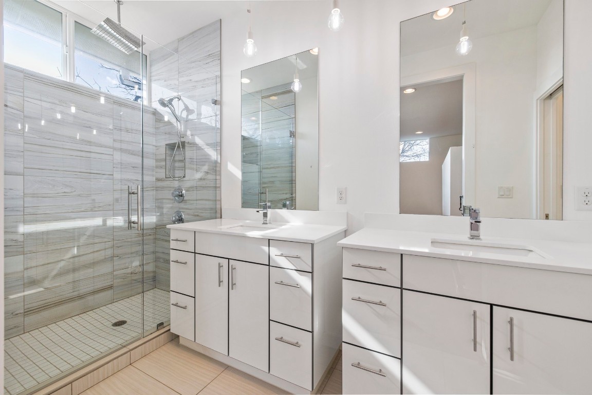 1805 E 14th Street A , Austin, TX, 78702 | 5463018 | Realty Texas LLC