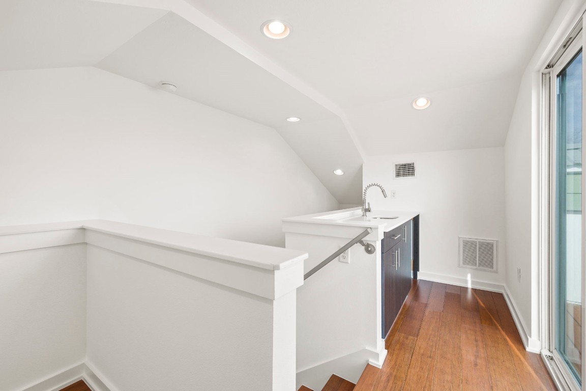 1805 E 14th Street A , Austin, TX, 78702 | 5463018 | Realty Texas LLC