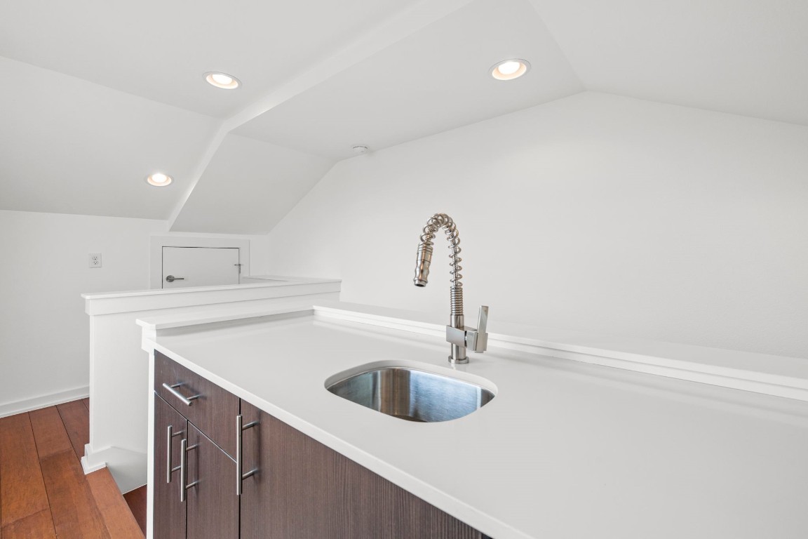 1805 E 14th Street A , Austin, TX, 78702 | 5463018 | Realty Texas LLC