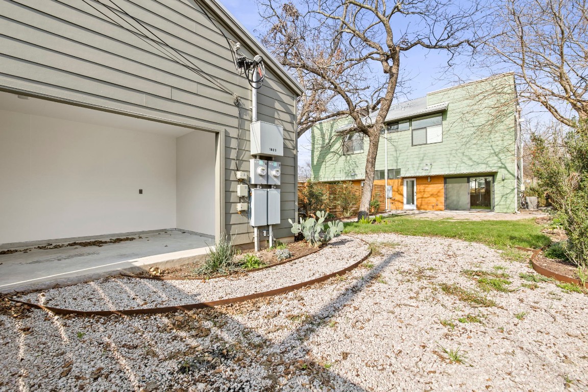 1805 E 14th Street A , Austin, TX, 78702 | 5463018 | Realty Texas LLC