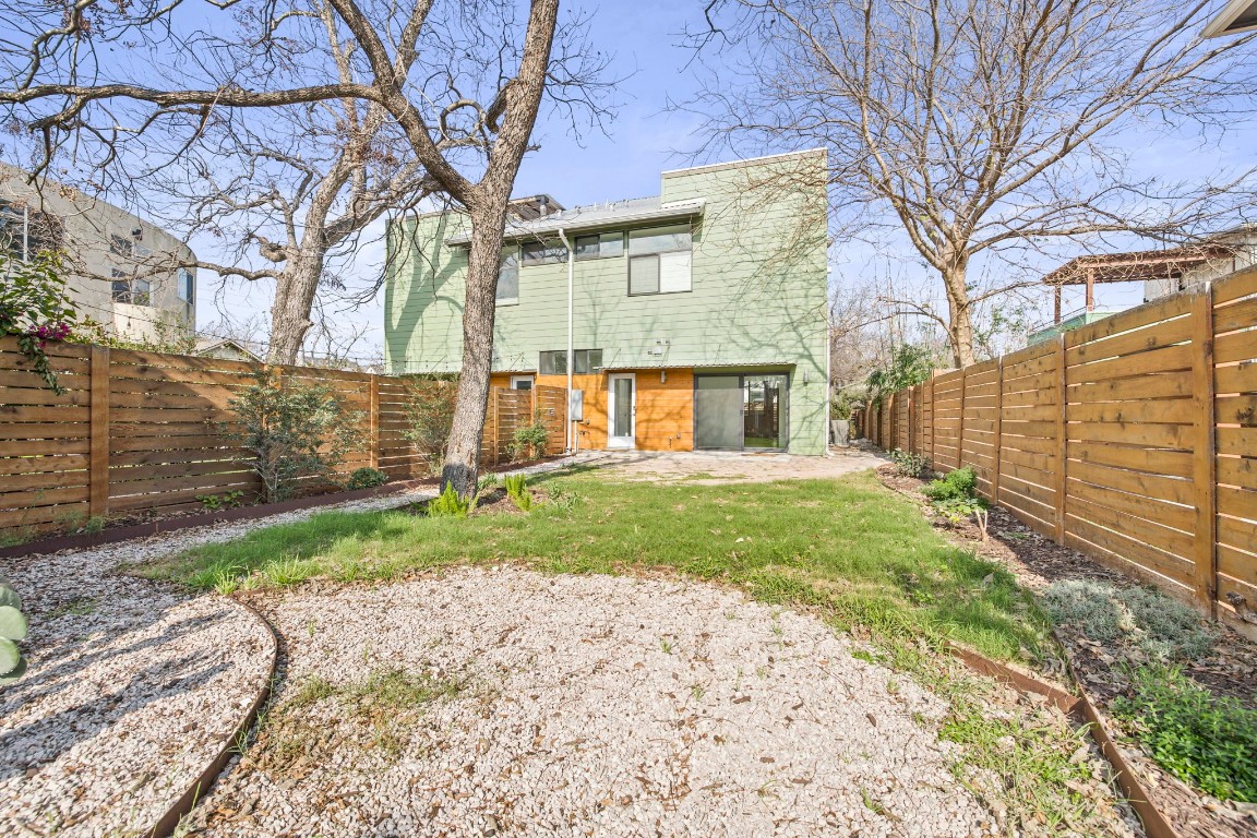 1805 E 14th Street A , Austin, TX, 78702 | 5463018 | Realty Texas LLC