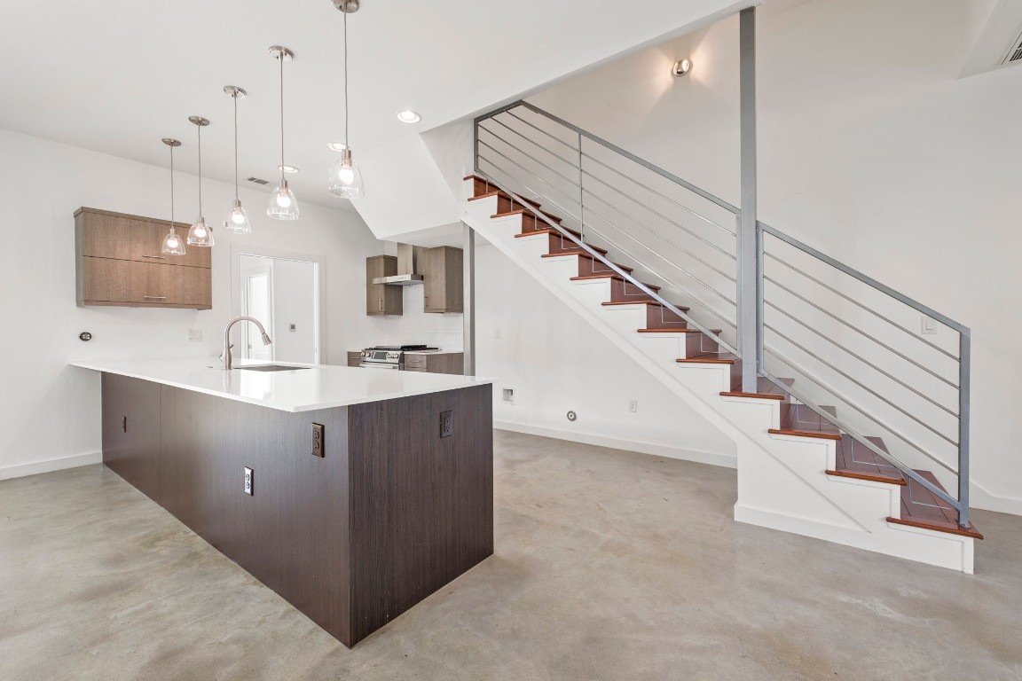 1805 E 14th Street A , Austin, TX, 78702 | 5463018 | Realty Texas LLC