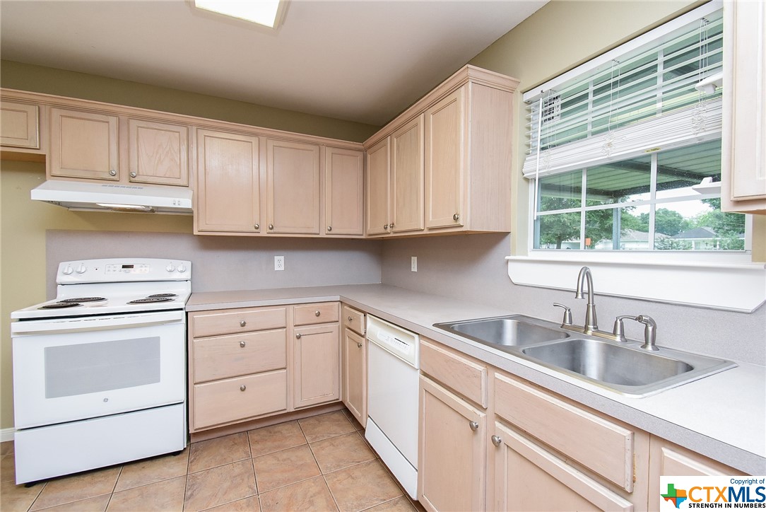 502 E West Street , El Campo, TX, 77437 | 543030 | Realty Texas LLC