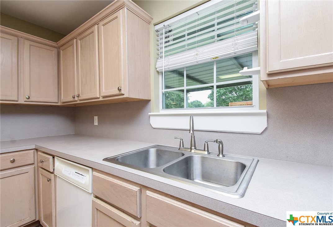 502 E West Street , El Campo, TX, 77437 | 543030 | Realty Texas LLC