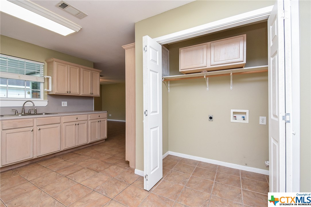 502 E West Street , El Campo, TX, 77437 | 543030 | Realty Texas LLC