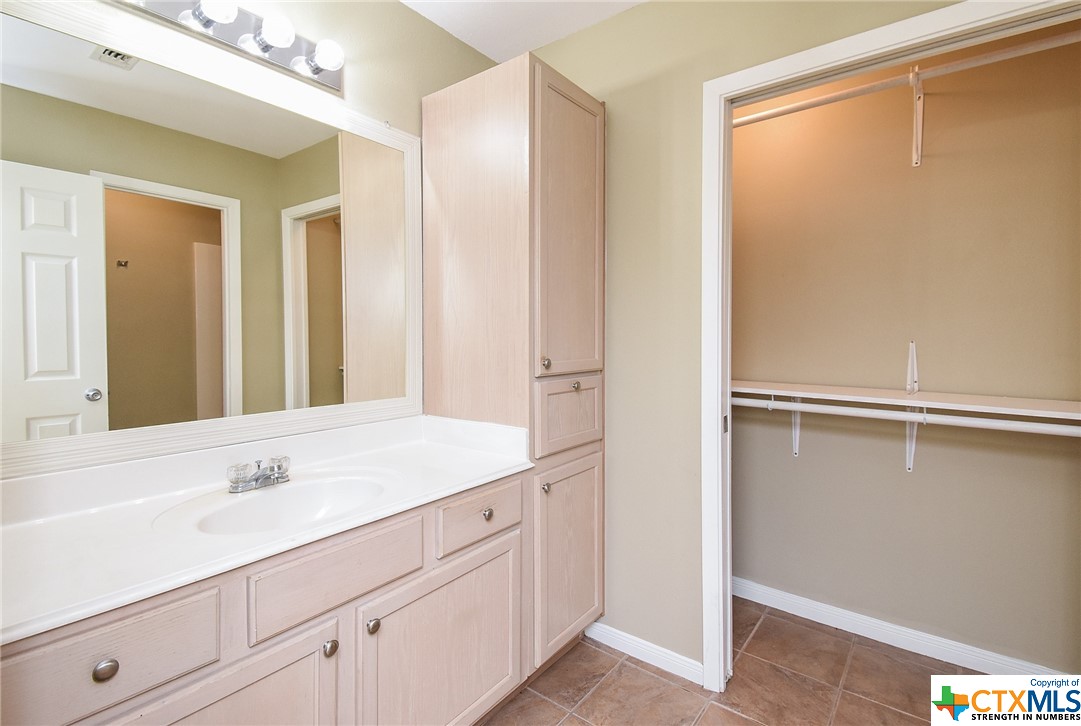 502 E West Street , El Campo, TX, 77437 | 543030 | Realty Texas LLC